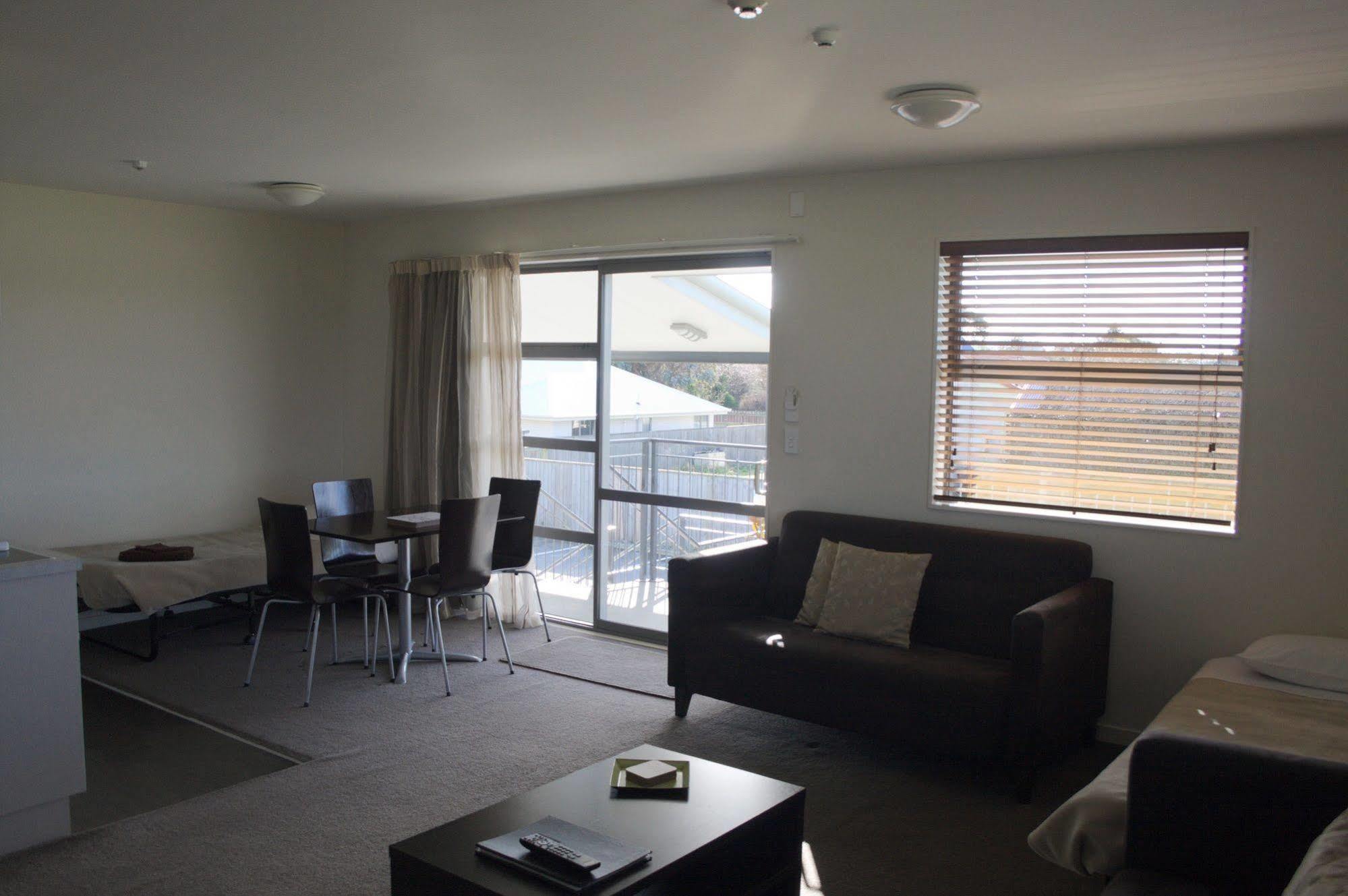 Pegasus Gateway Motels & Apartments Rangiora Esterno foto
