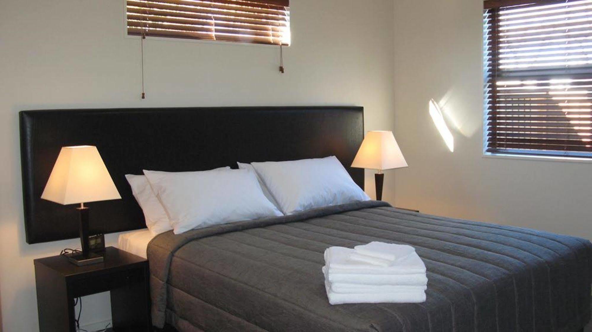 Pegasus Gateway Motels & Apartments Rangiora Esterno foto